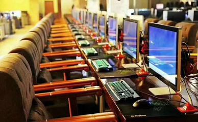 招聘信息 重慶主城工廠崗位，月薪四千左右，包吃住，可報銷車費